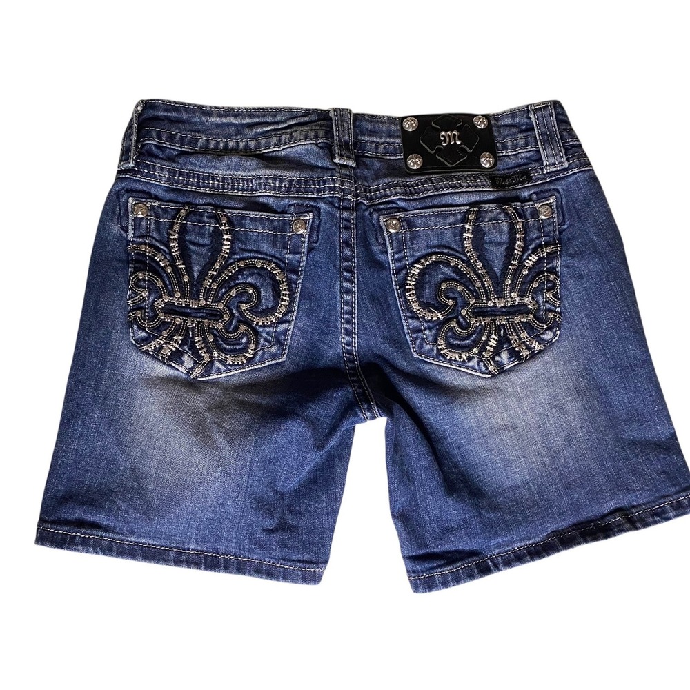 Miss Me Signature Mid-Shorts Blue Denim Jeweled Fleur de Lis Size 30 Medium wash